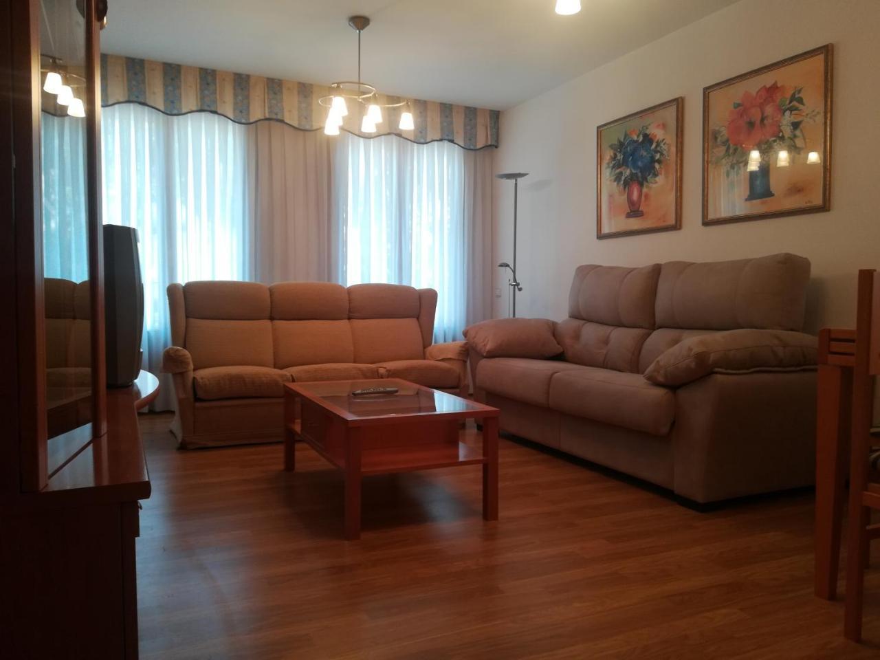 Apartamento "Paseo Del Sauco" Ezcaray Buitenkant foto