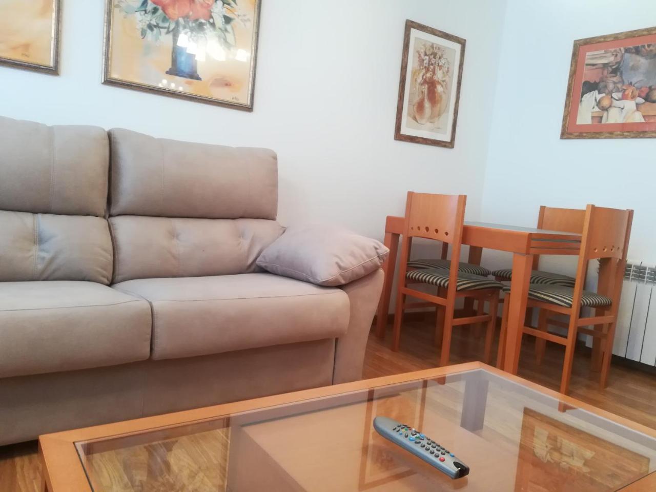 Apartamento "Paseo Del Sauco" Ezcaray Buitenkant foto