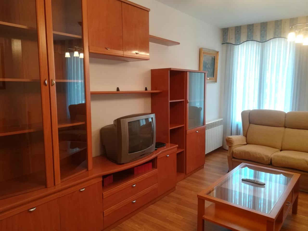Apartamento "Paseo Del Sauco" Ezcaray Buitenkant foto