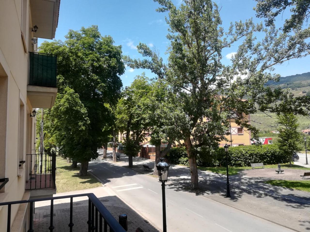 Apartamento "Paseo Del Sauco" Ezcaray Buitenkant foto
